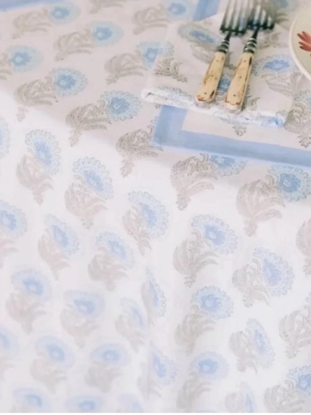 Julia amory block print table cloth (round)